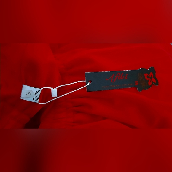 Cherry Red lined Chiffon Midi Skirt, Size Small. - Picture 3 of 3